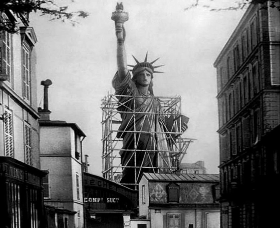 statue-of-liberty-construction-historic-photo